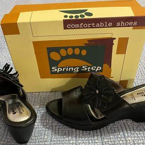 Sensational Black Wedge Leather Sandal 'NEW'